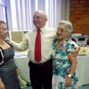 Silvano Alencar com a mãe e a irmã, em comemoração na SEFAZ PI